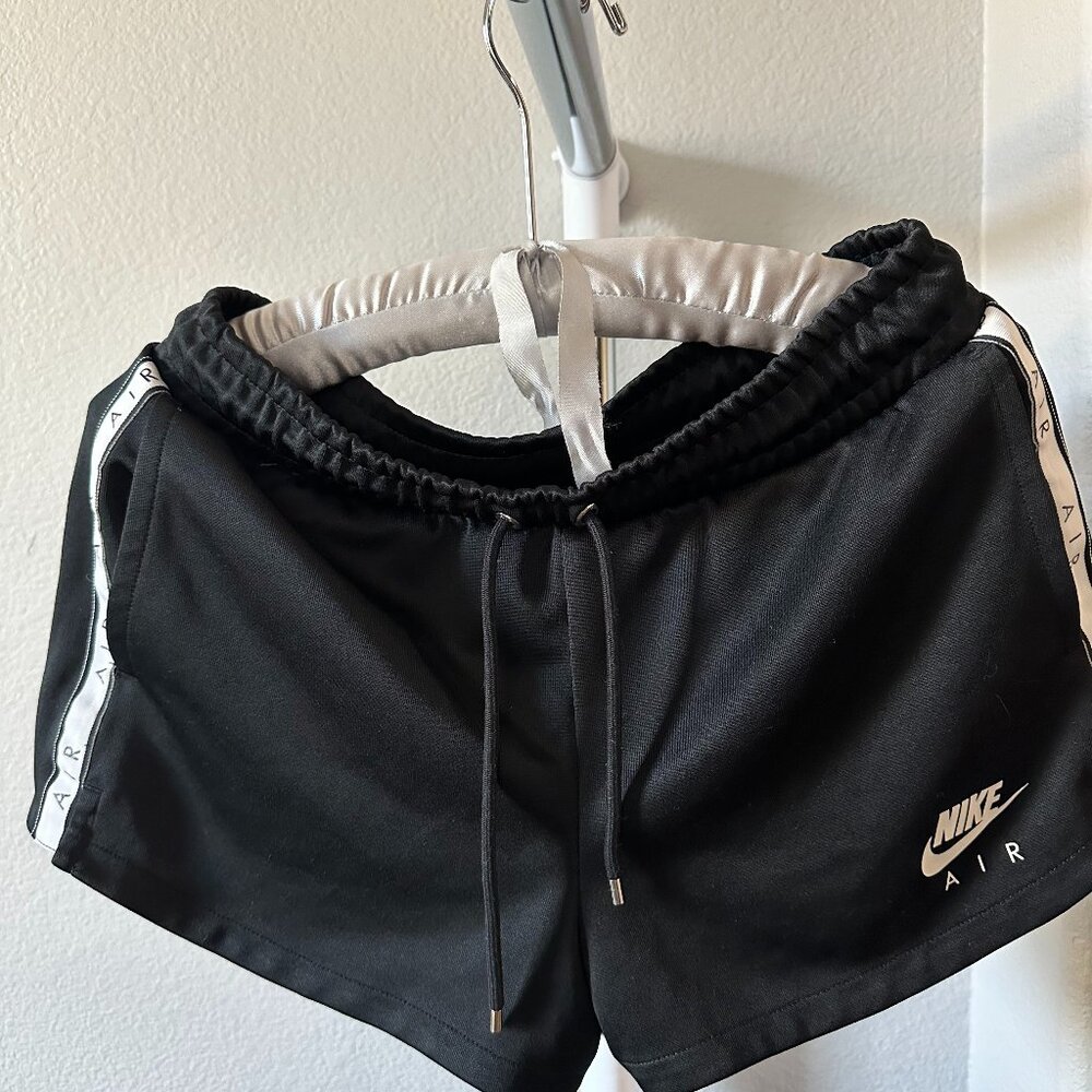 Nike Women's Shorts - Size Small
